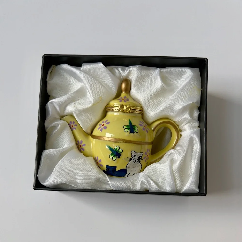 Pier 1 Yellow Ceramic collectible